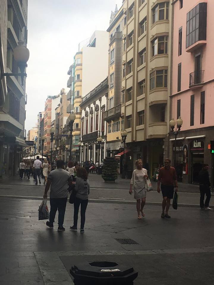 Calle Tirana in Las Palmas Old Town photo by Giovanni Bruzzese