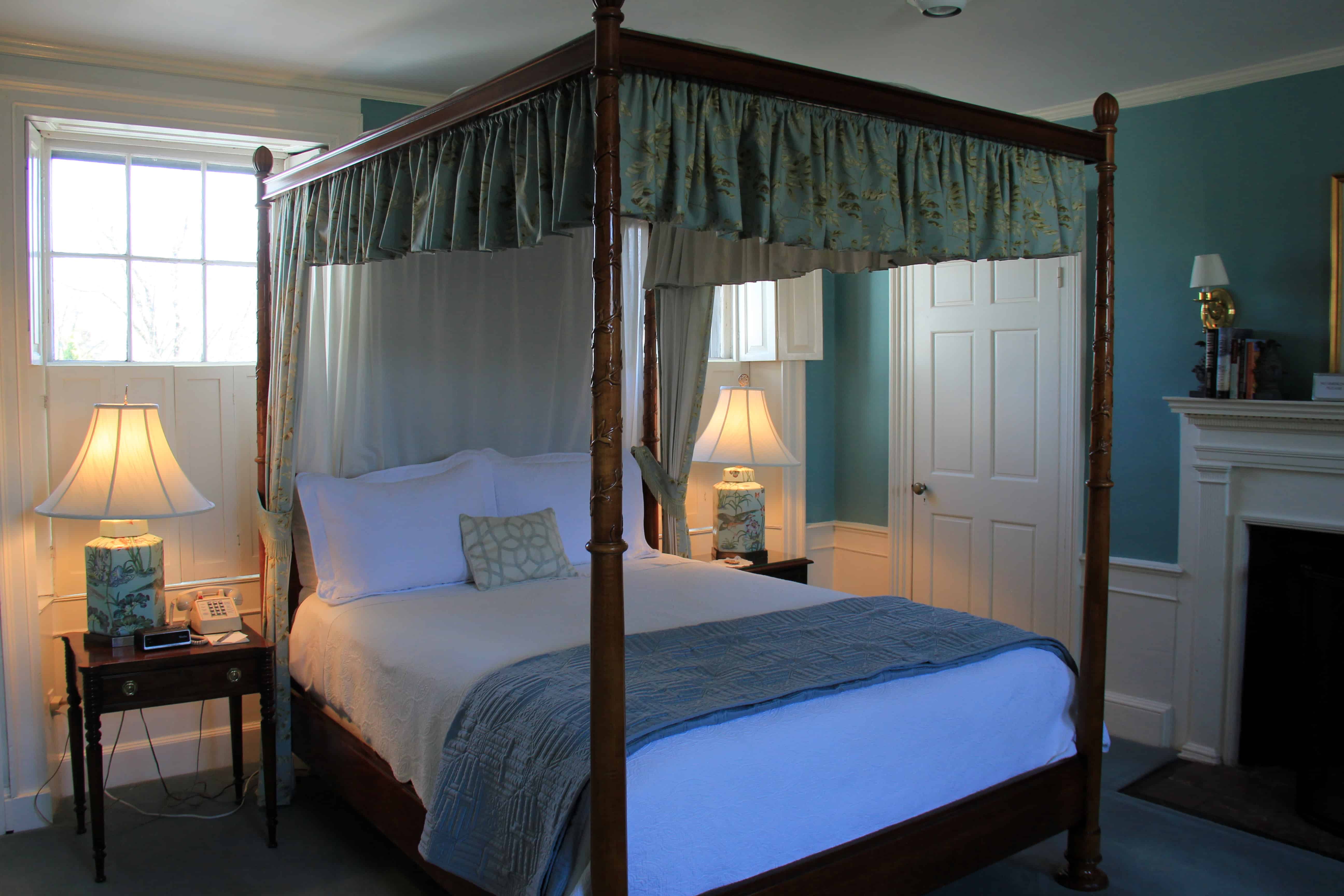 Canopy Bed Harbor Light Inn Marblehead