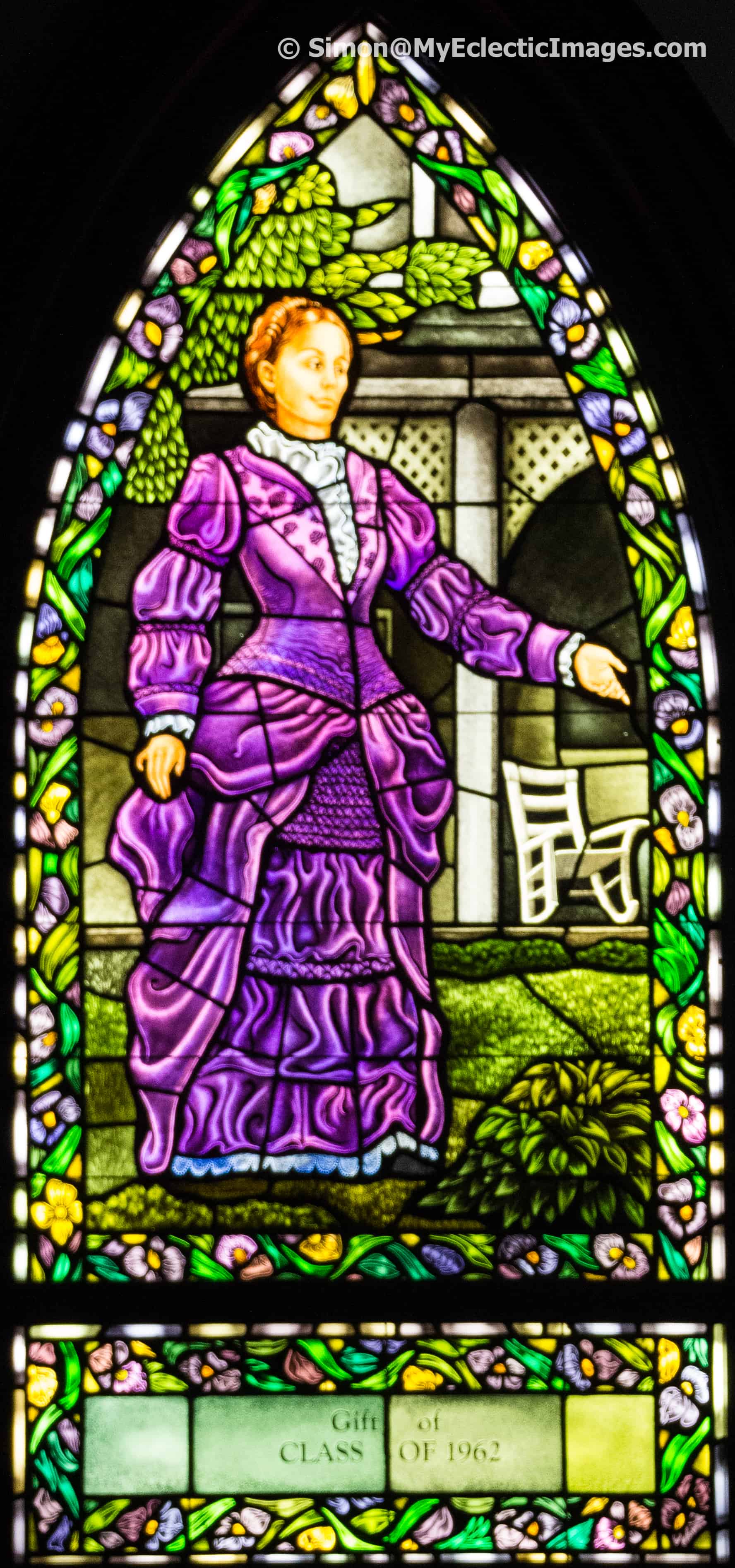 Commemorating Olivia Langdon Clemens in stained glass in chapel of Cowles Hall