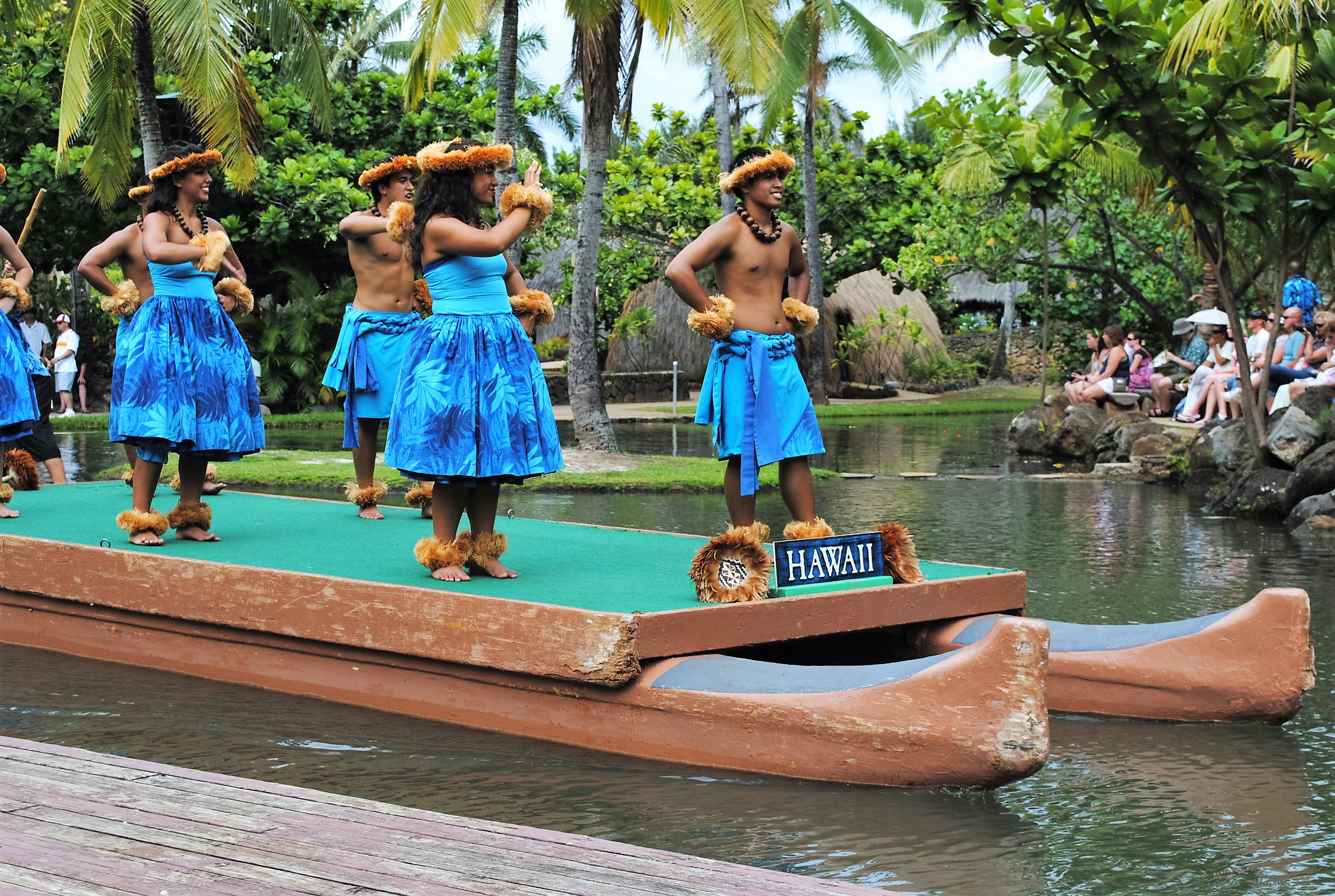 Hula Dancers - Hawaii House Swap