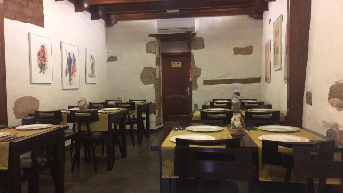 Inside Restaurante el Encuentro, Teror