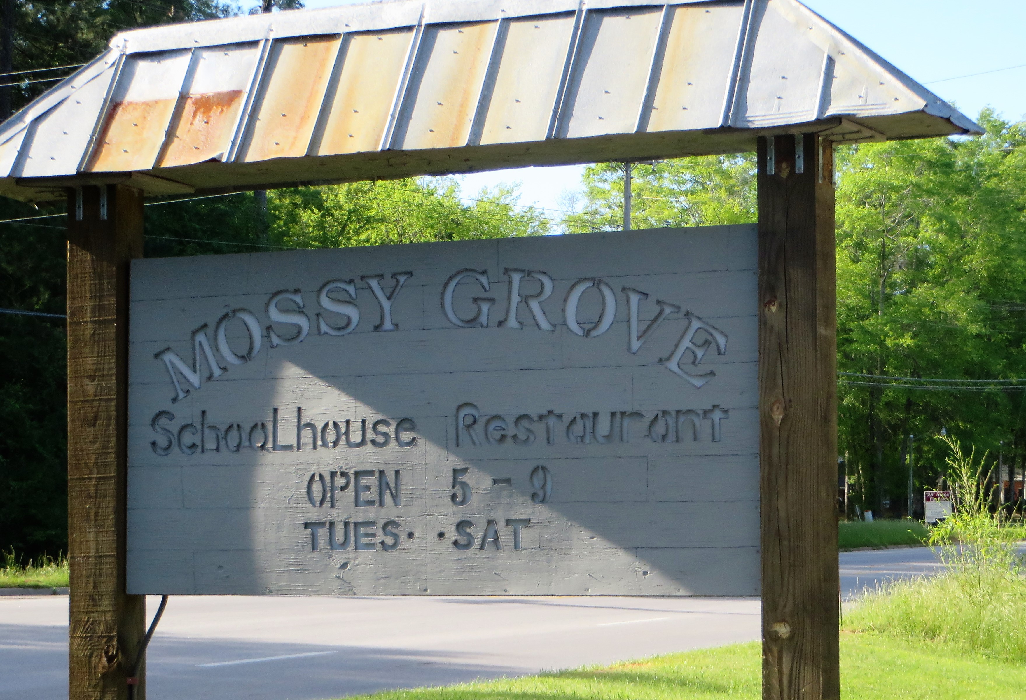 Mossy Grove Sign