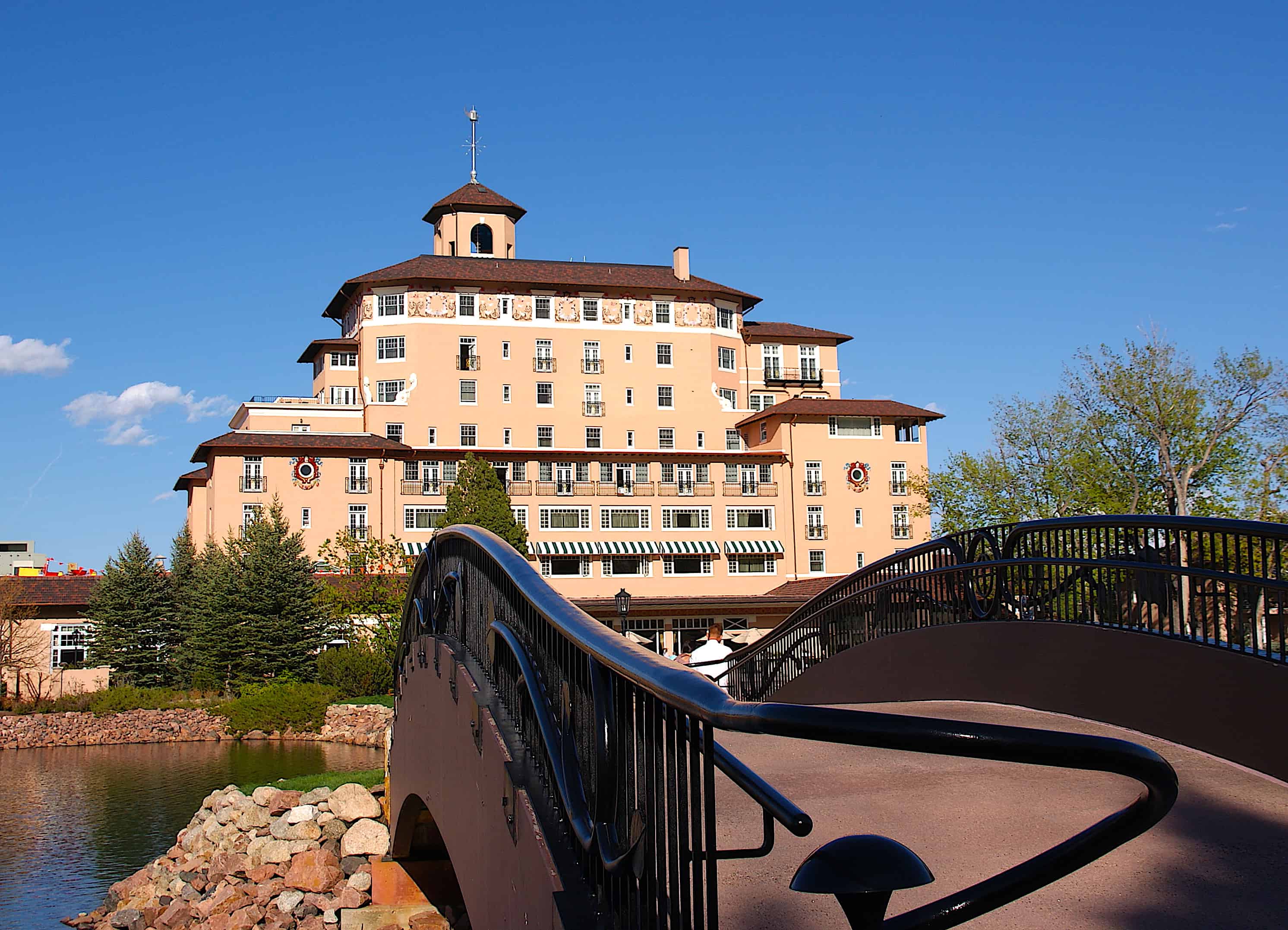 Looking at the Broadmoor hotel in Colorado Springs from across the foot bridge.