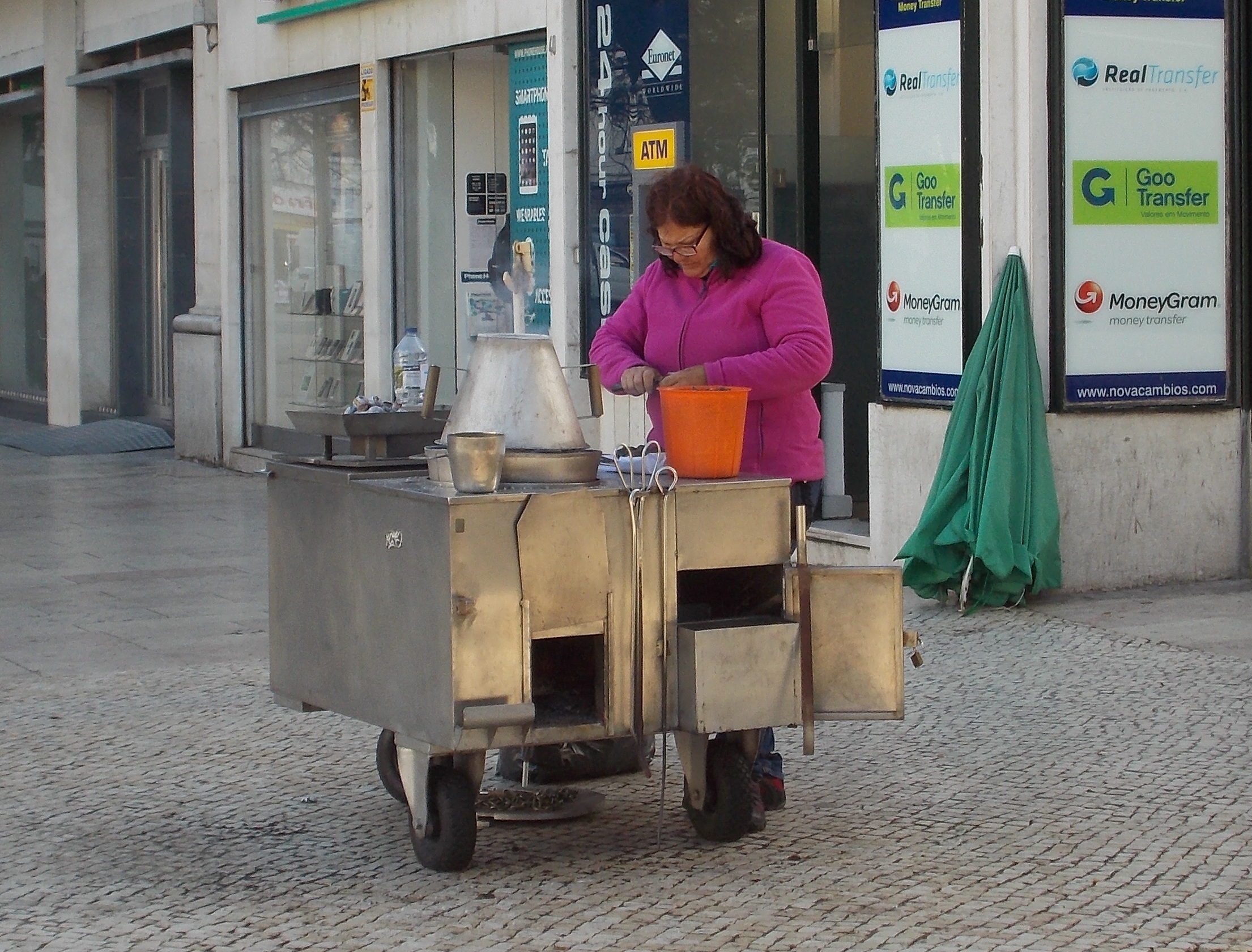 Chestnet Cart Lisbon