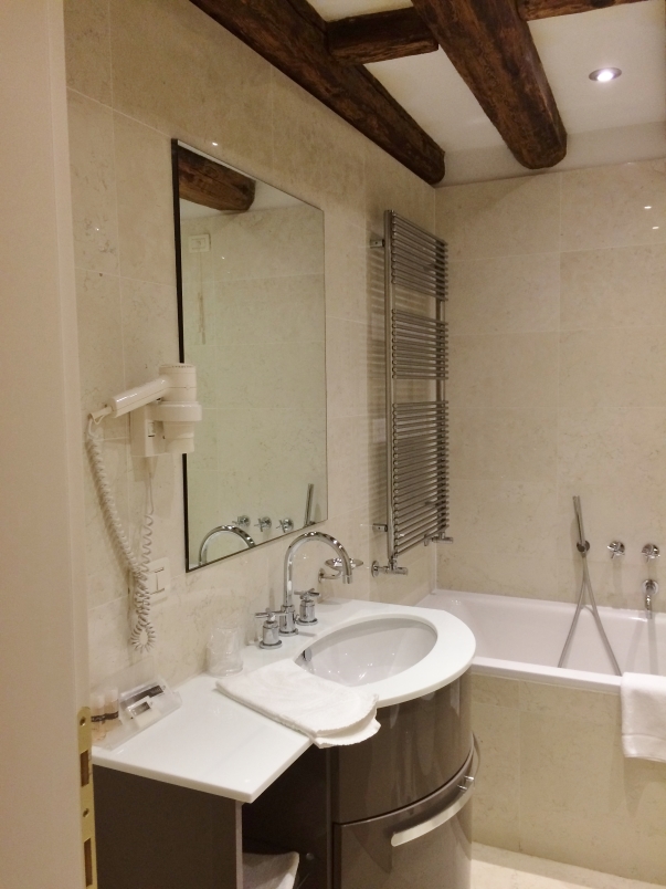 Spotless bathroom - Al Redentore di Venezia Hotel