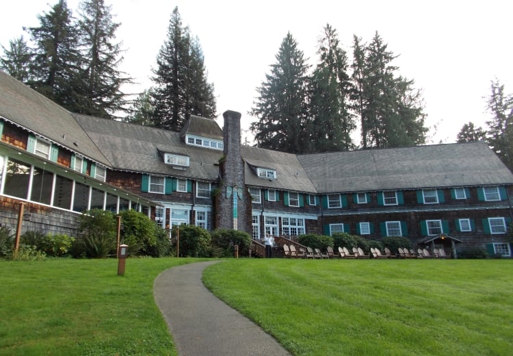 Lake Quinault Lodge Feature